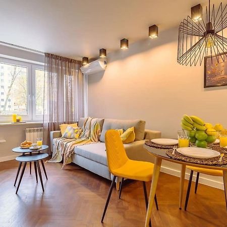 Bruna 2 - Charming Apartment By Noclegi Renters Varsó Kültér fotó